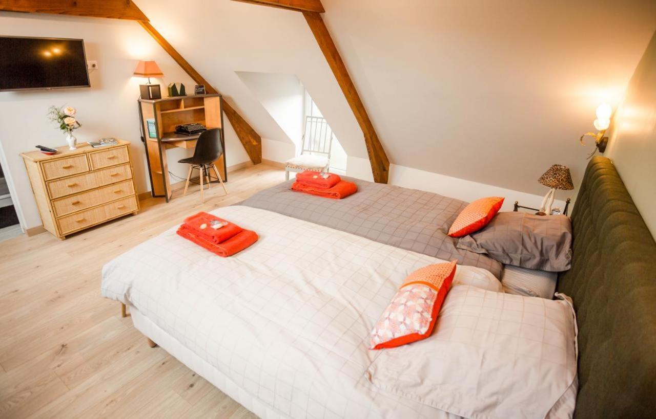 La Petite Maison près de l'Eglise Meillac Esterno foto