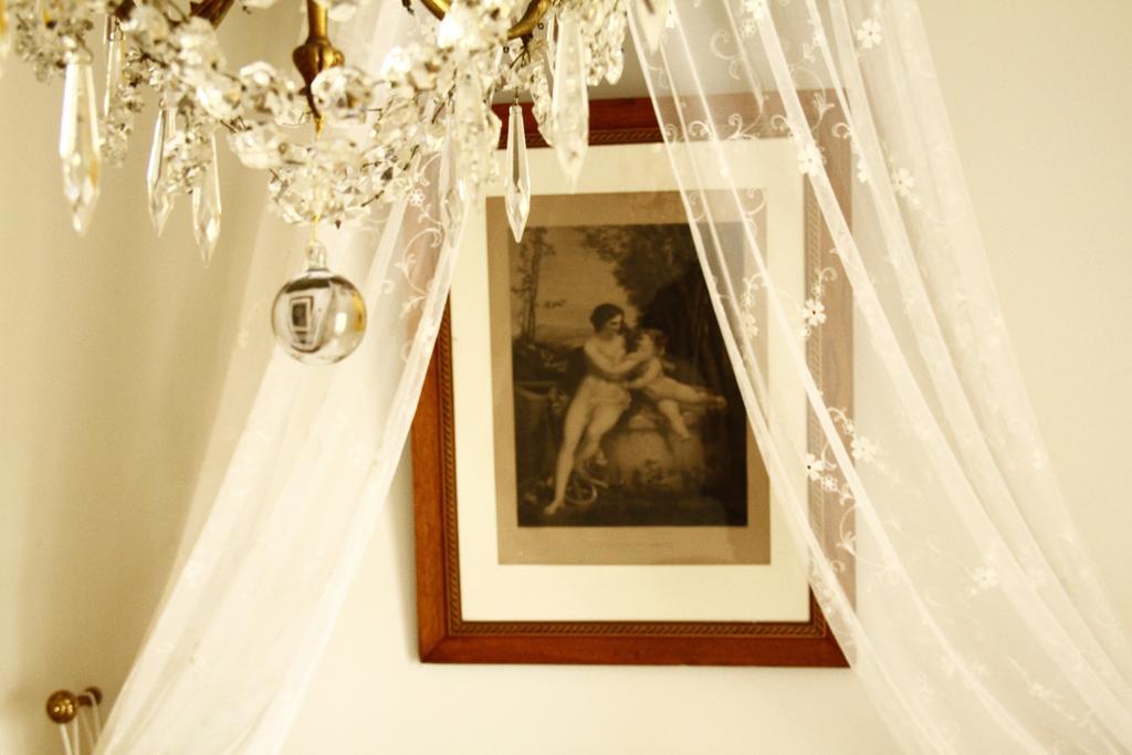 La Petite Maison près de l'Eglise Meillac Esterno foto